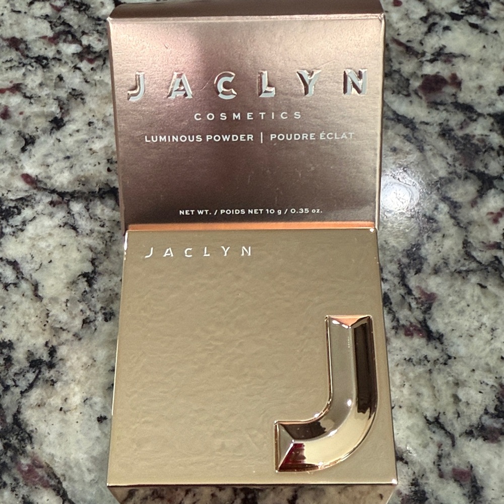 Jaclyn Cosmetics Luminous Powder shade Carats NEW IN BOX! RARE!